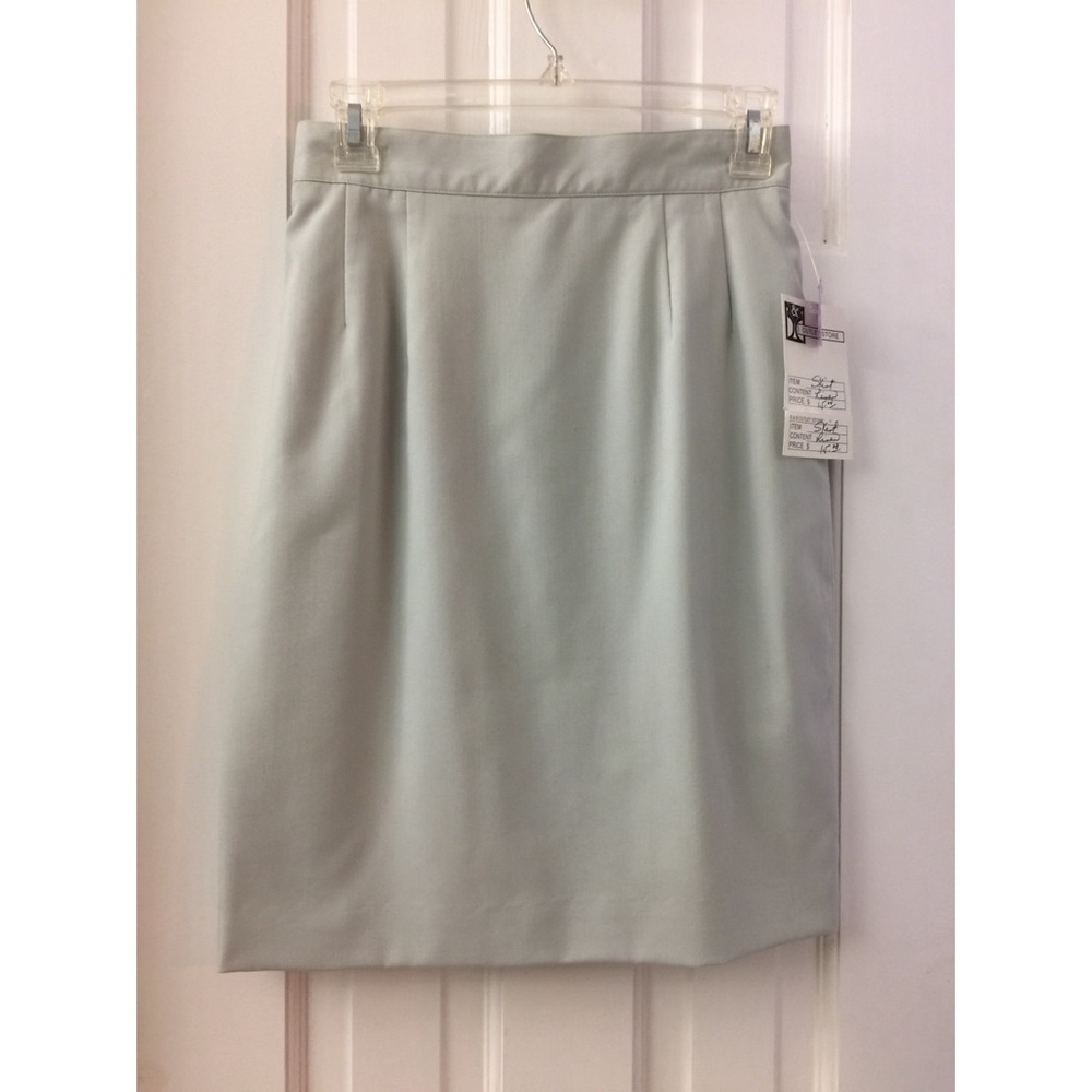 Linen skirt: light green